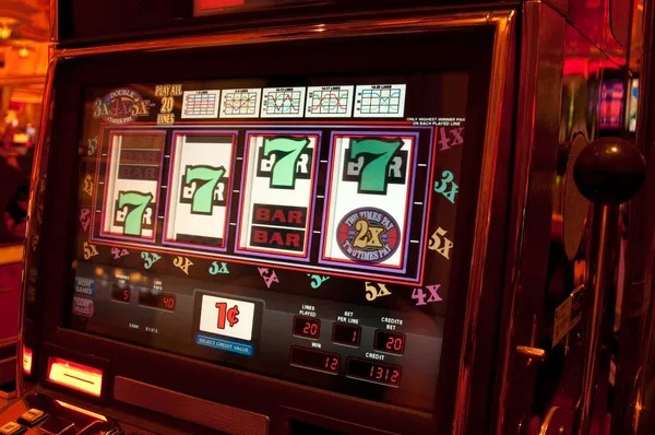 Live dealer table on poke platform